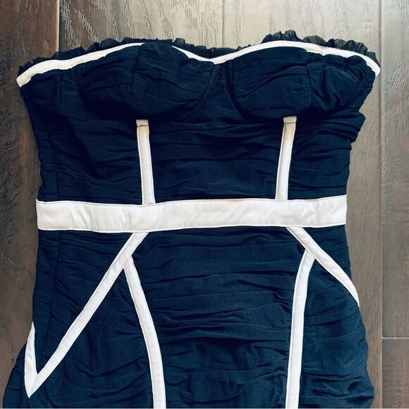 ASOS Vintage Black & Ivory Ruche Bodycon Strapless Cocktail/Wedding Guest Dress - Picture 2 of 10